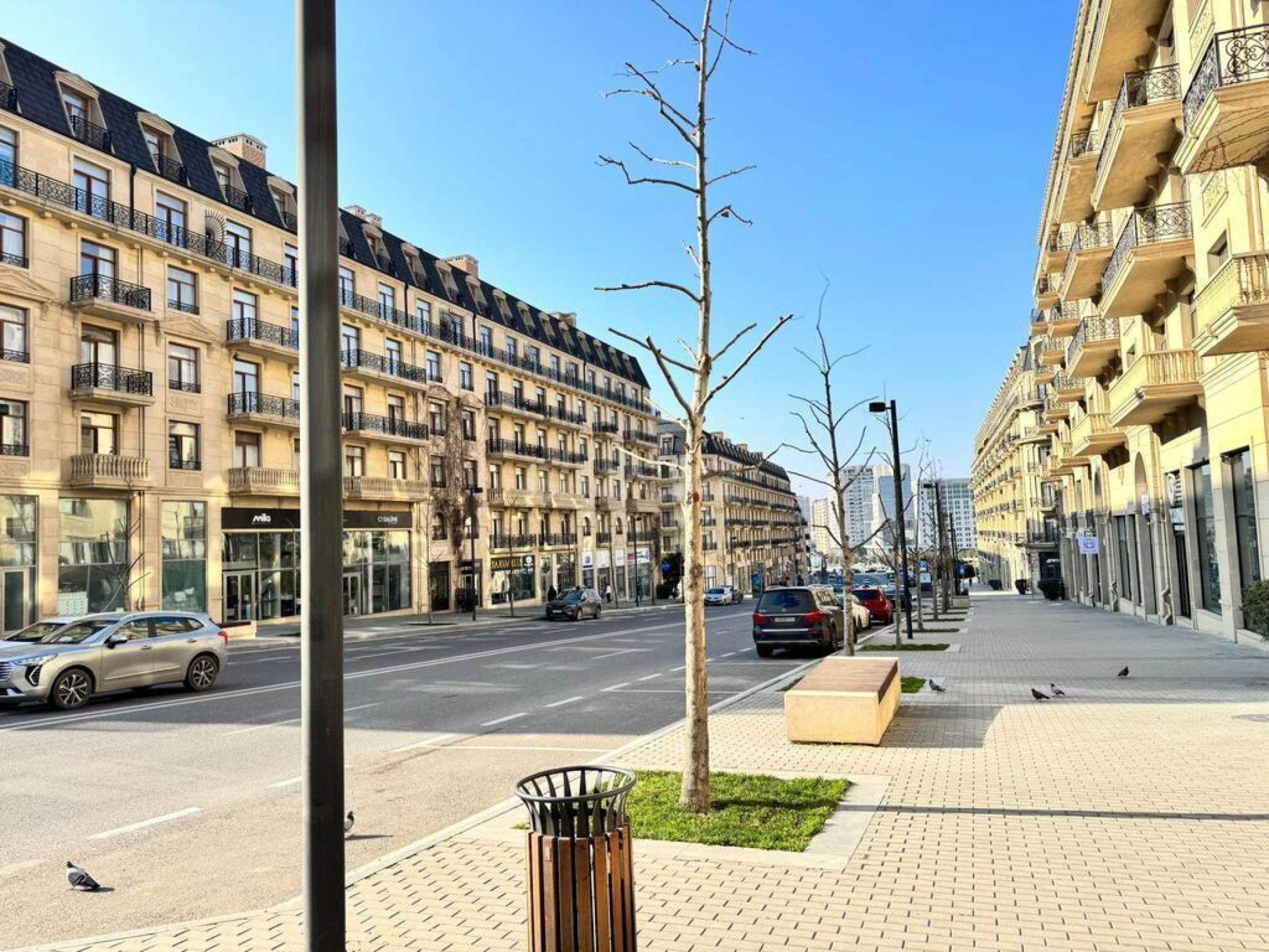 Satılır 5 otaqlı mənzil 212 m²