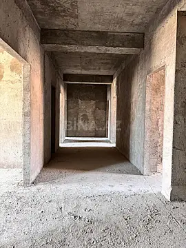 Satılır 5 otaqlı mənzil 212 m²