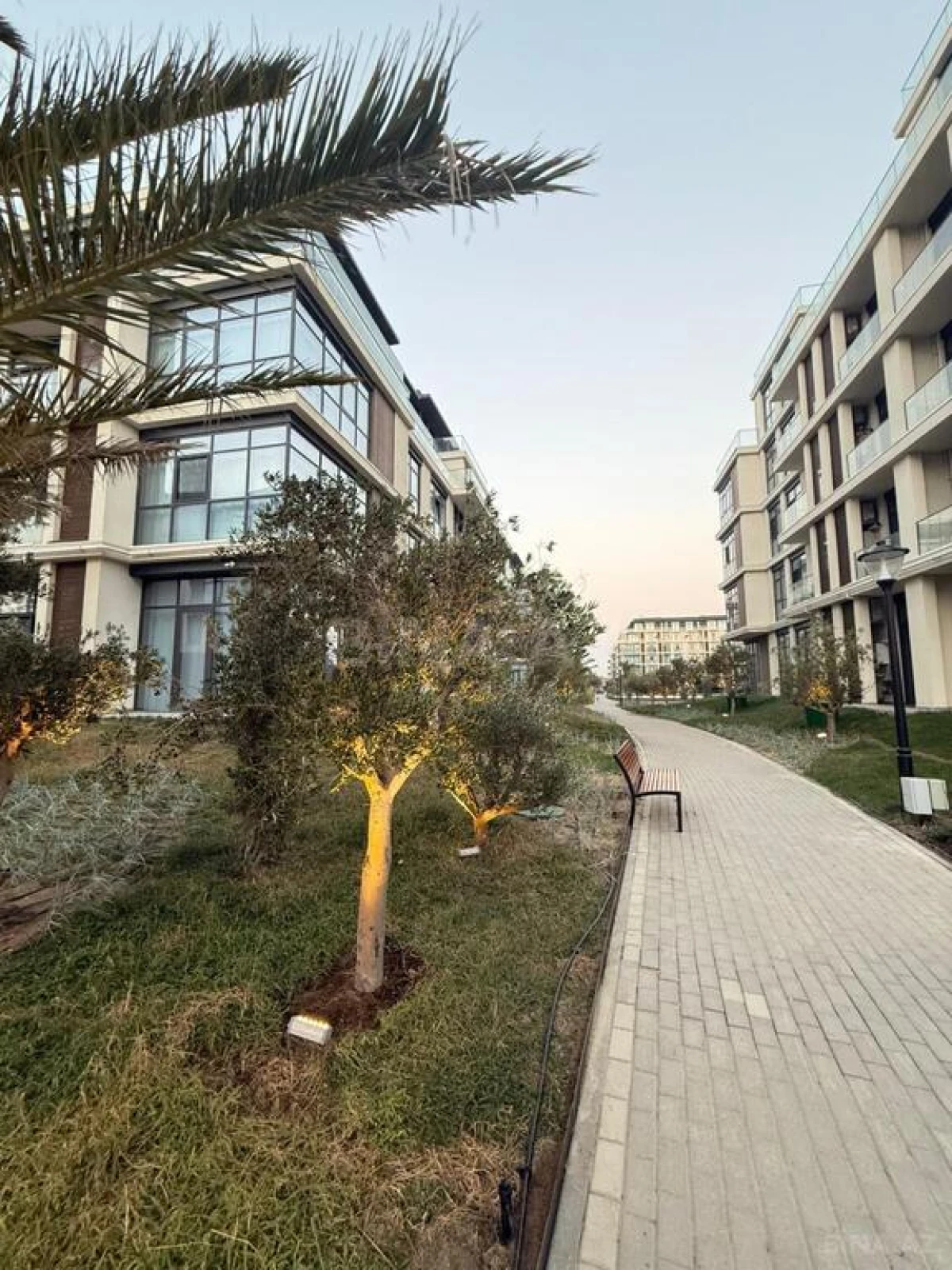 Satılır 2 otaqlı mənzil 75 m²