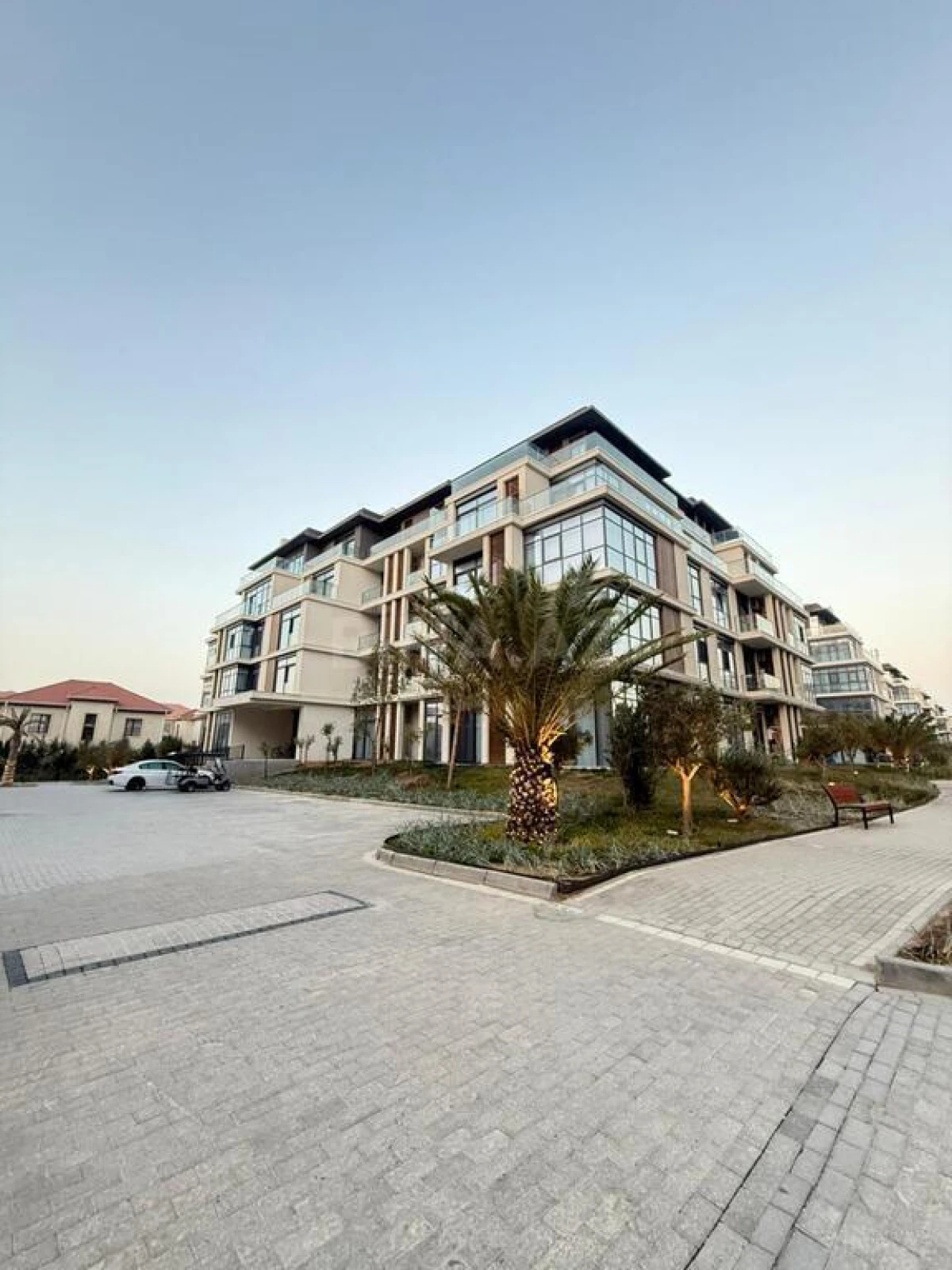 Satılır 2 otaqlı mənzil 75 m²