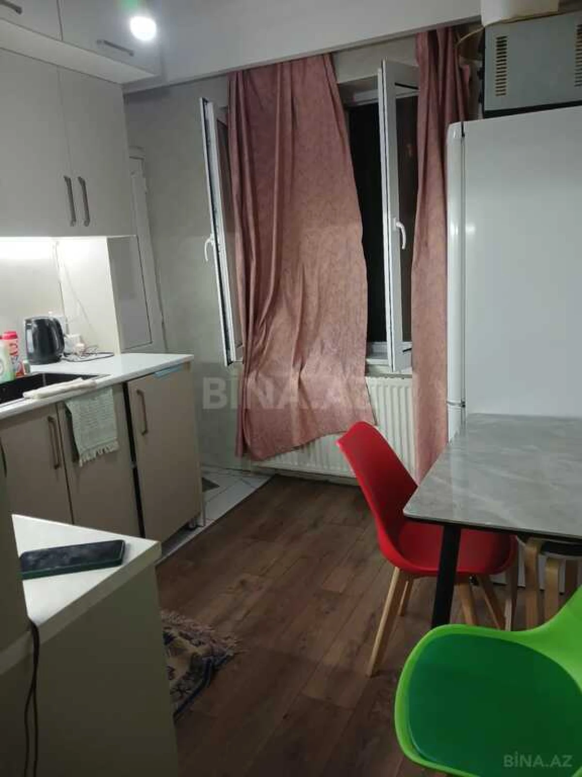 Satılır 5 otaqlı mənzil 120 m²
