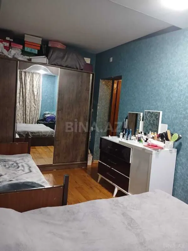 Satılır 5 otaqlı mənzil 120 m²
