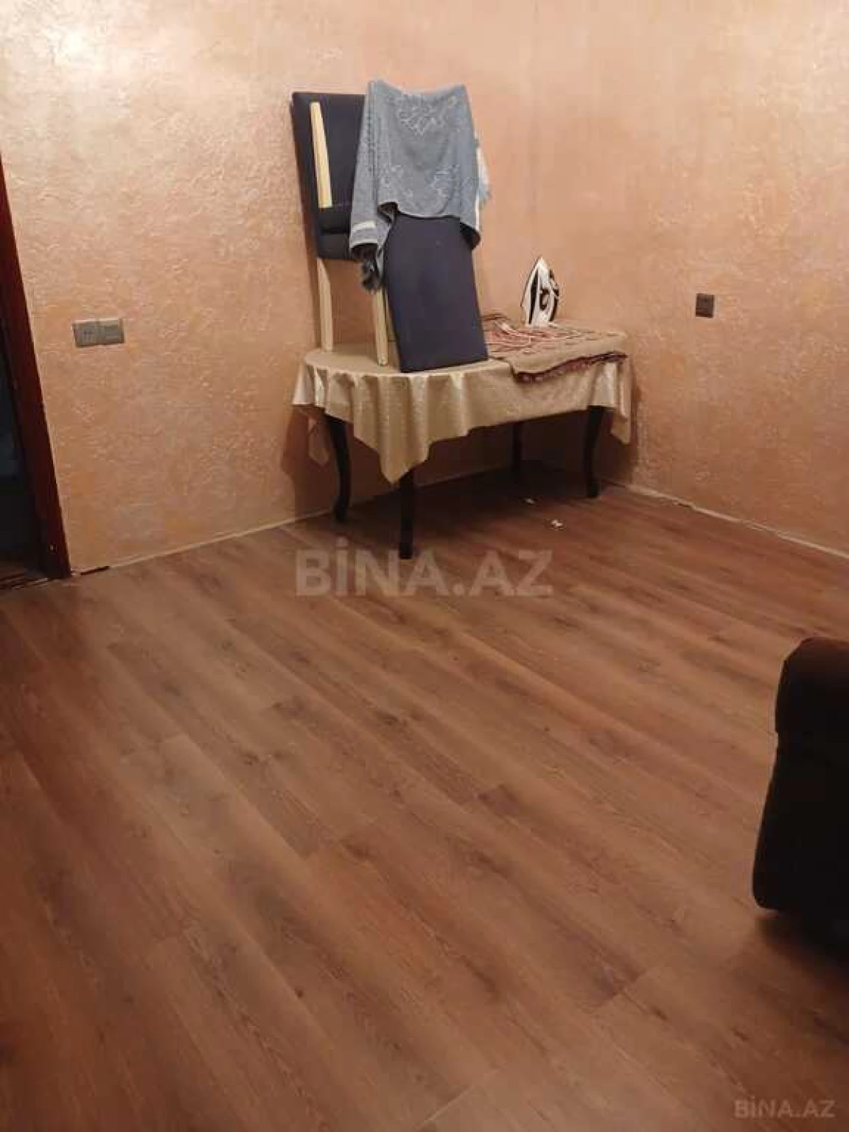 Satılır 5 otaqlı mənzil 120 m²