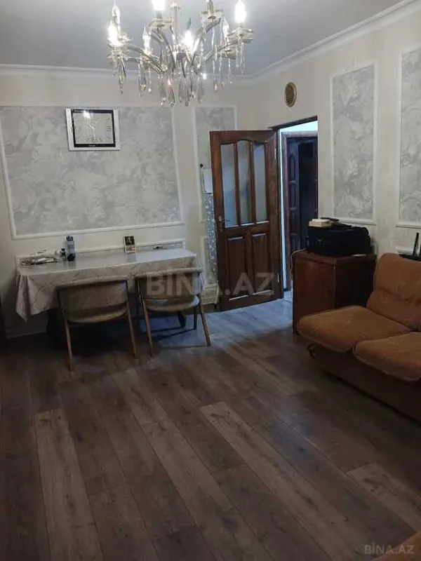 Satılır 5 otaqlı mənzil 120 m²