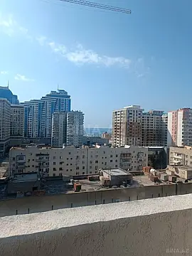 Satılır 4 otaqlı mənzil 202 m²