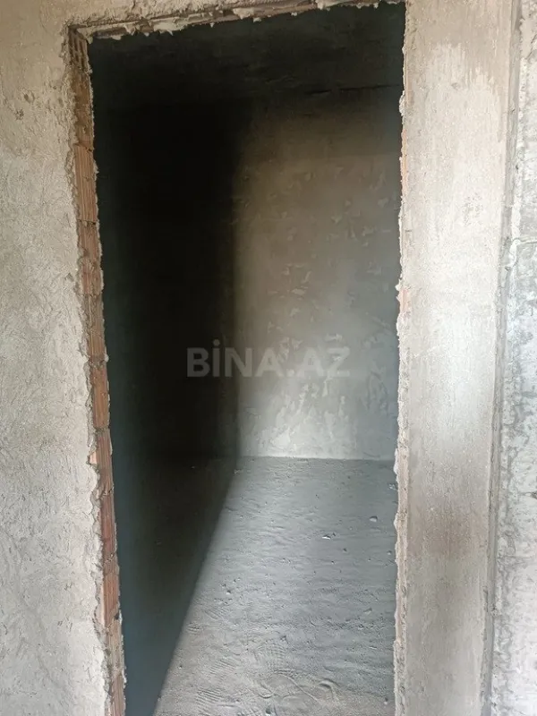 Satılır 4 otaqlı mənzil 202 m²