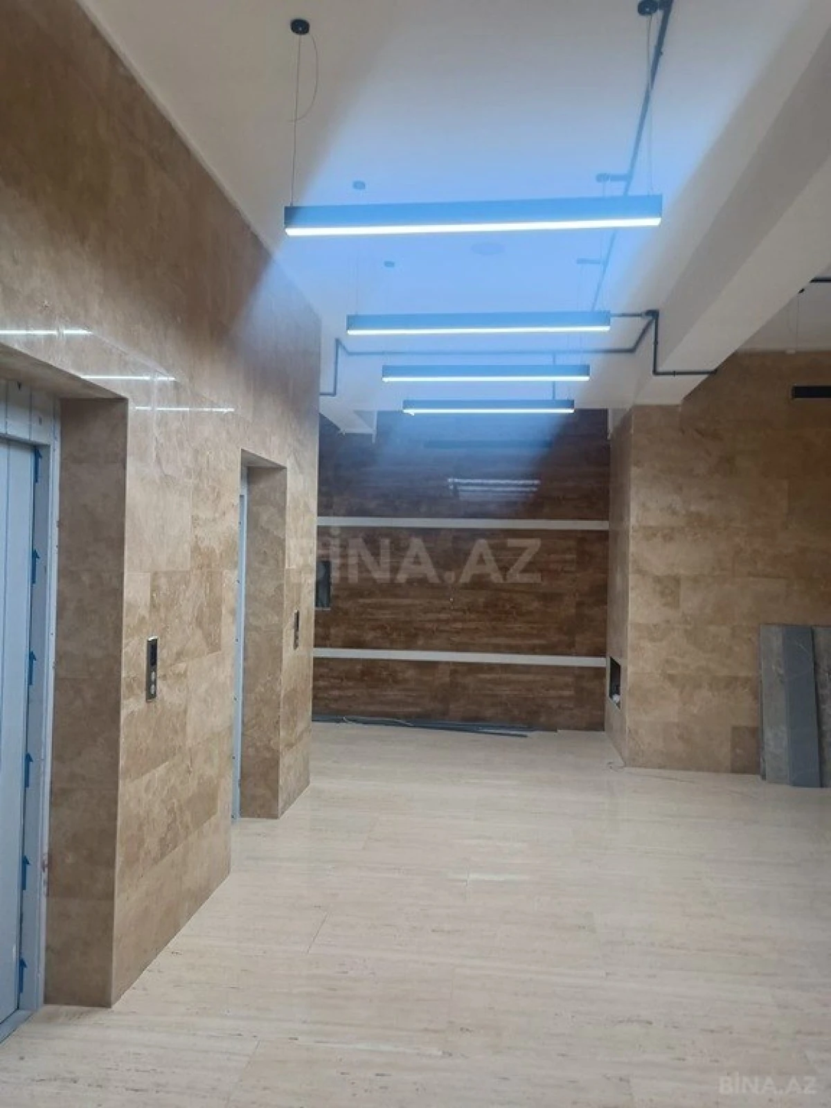 Satılır 4 otaqlı mənzil 202 m²