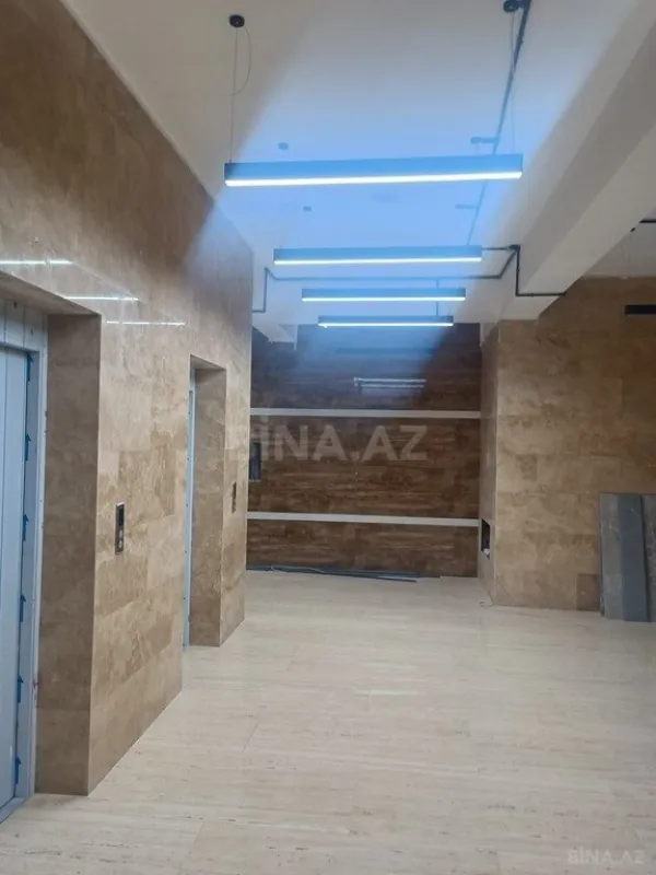 Satılır 4 otaqlı mənzil 202 m²