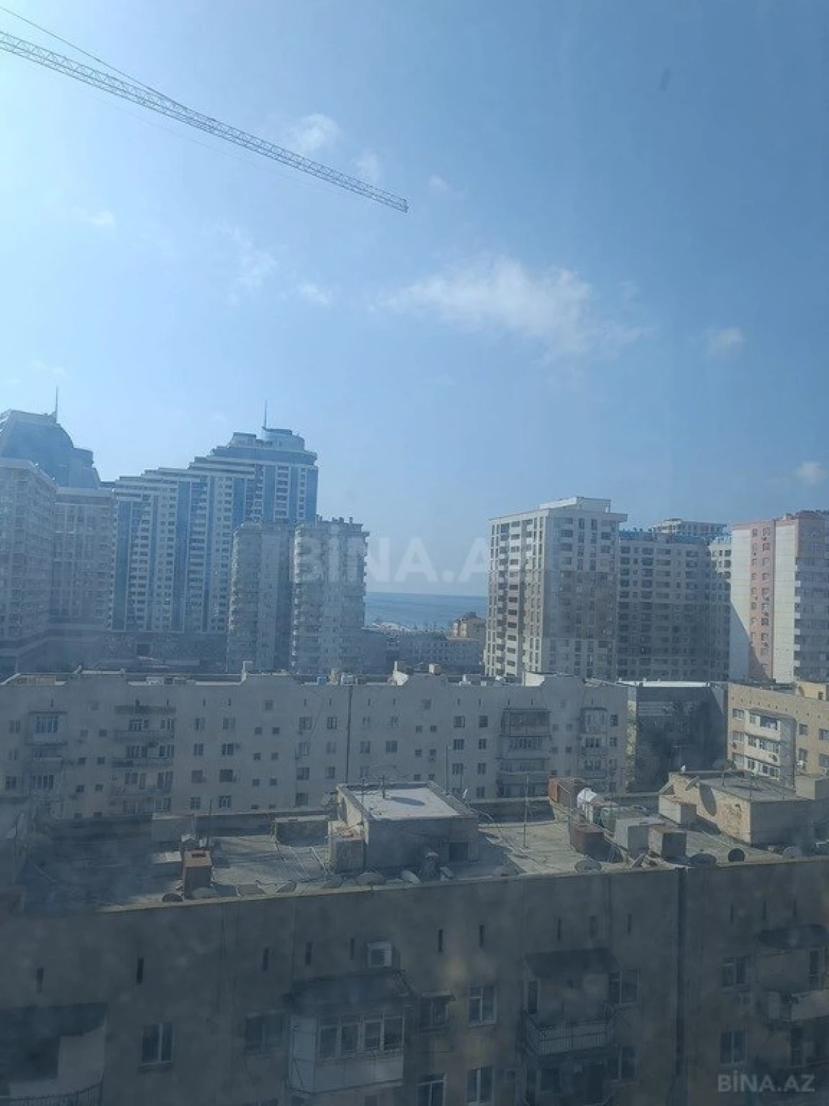 Satılır 4 otaqlı mənzil 202 m²