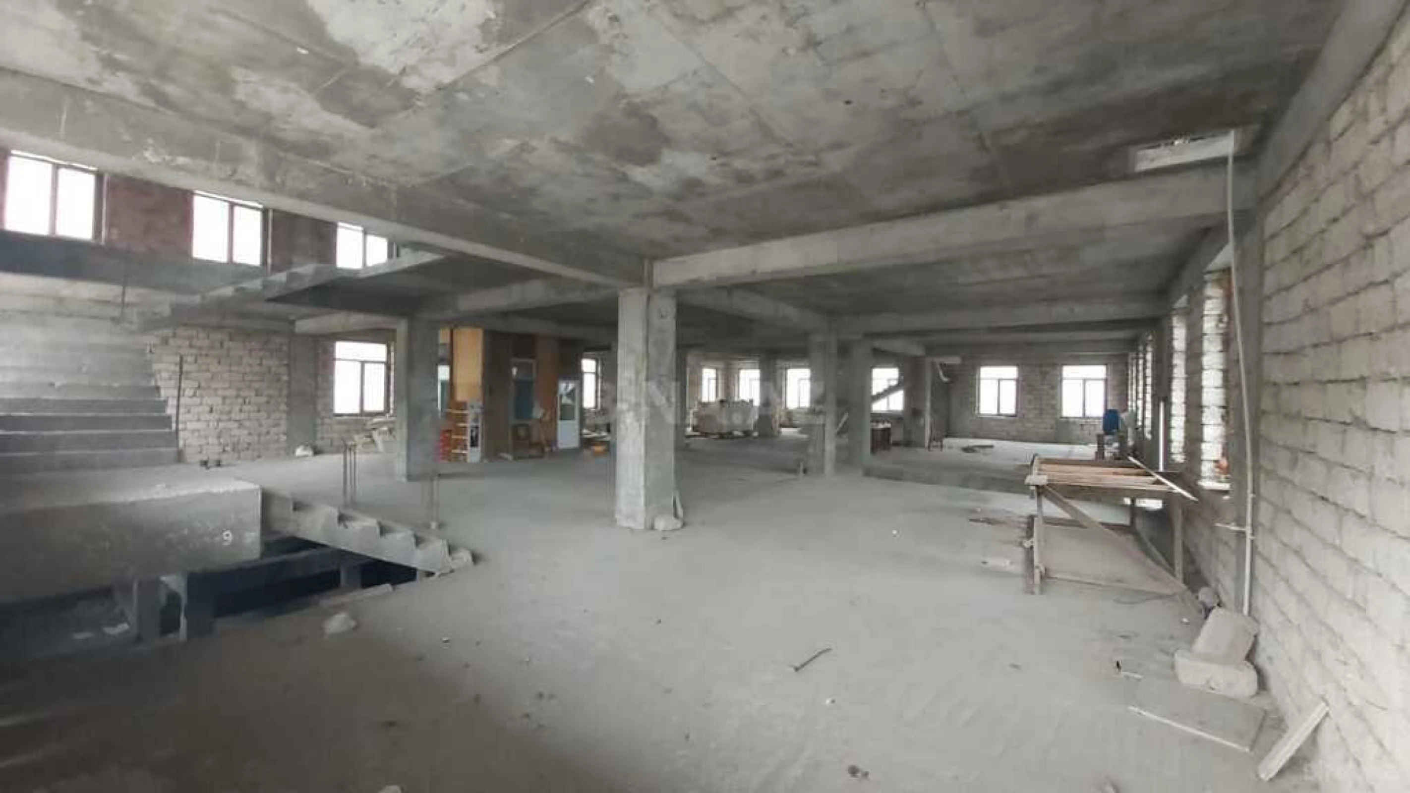 Satılır obyekt 3000 m²