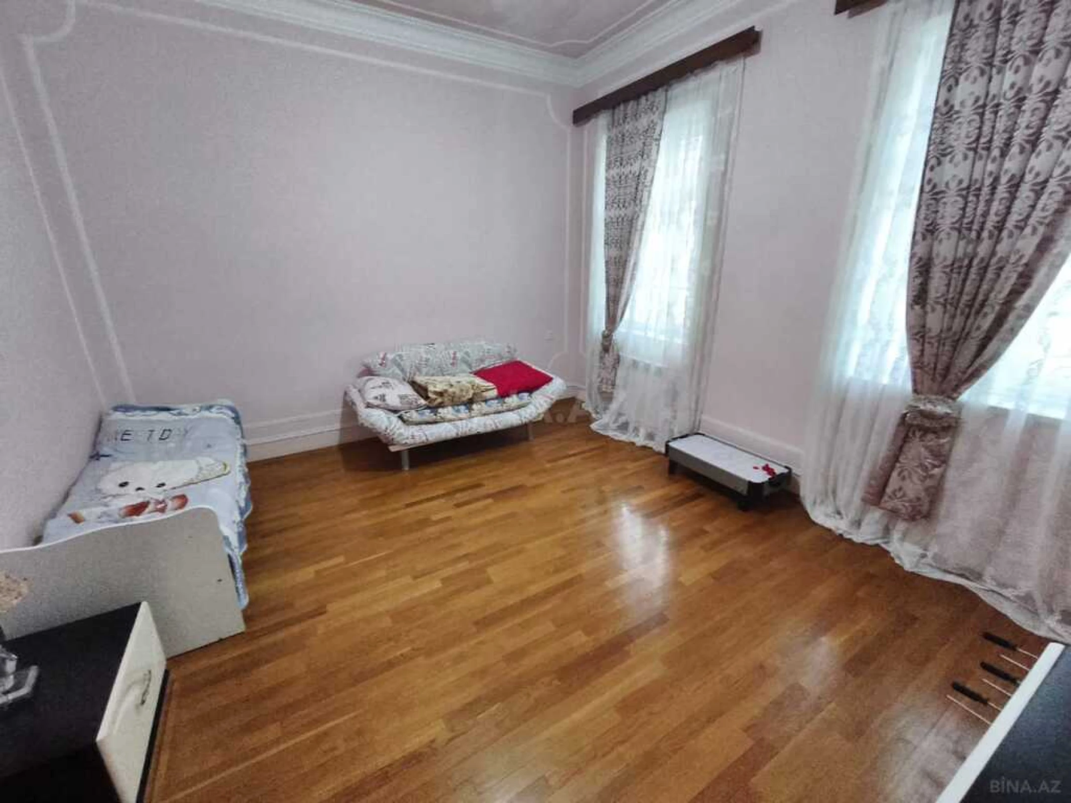 Satılır 7 otaqlı həyət evi 320 m²