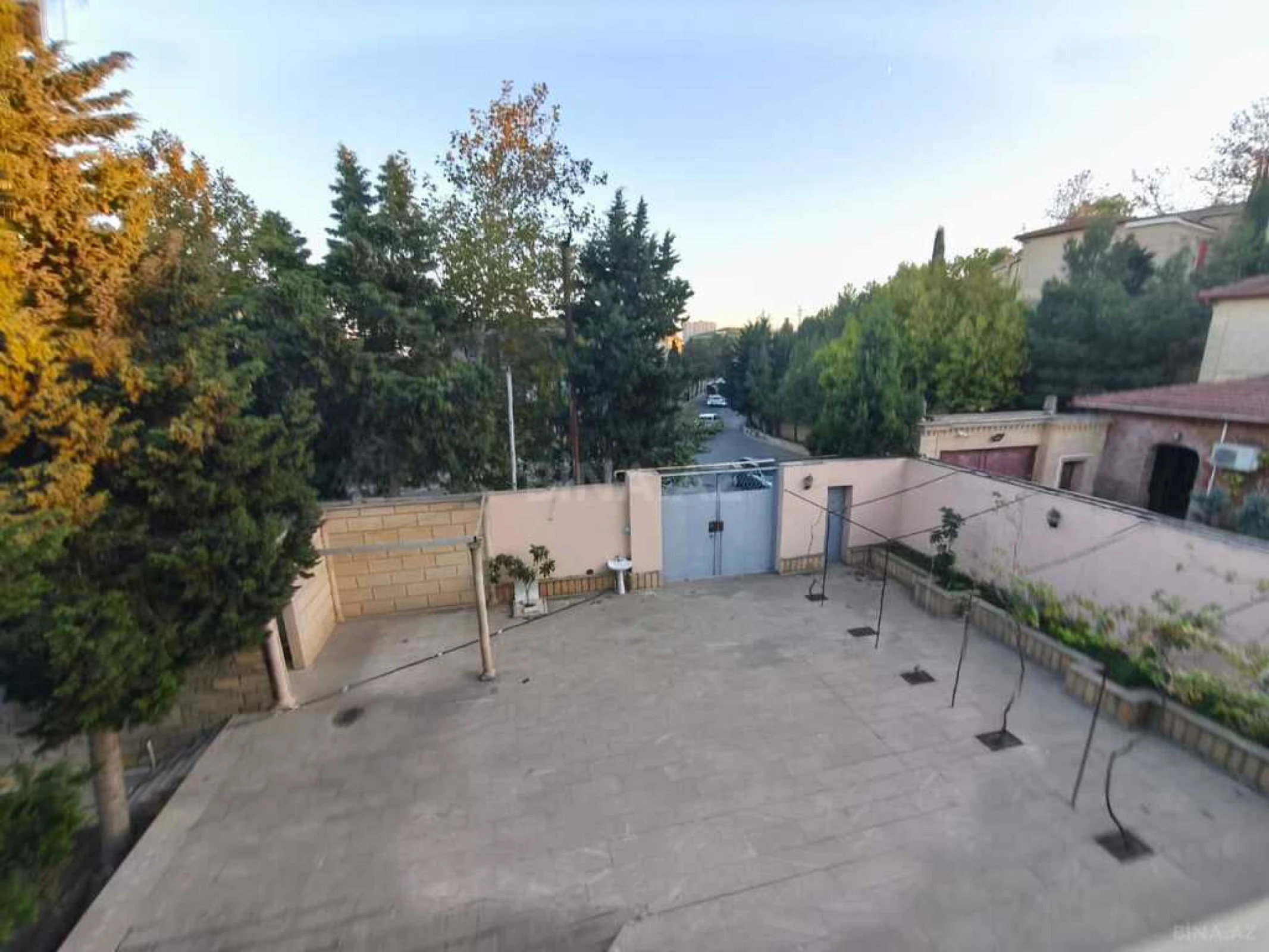 Satılır 7 otaqlı həyət evi 320 m²