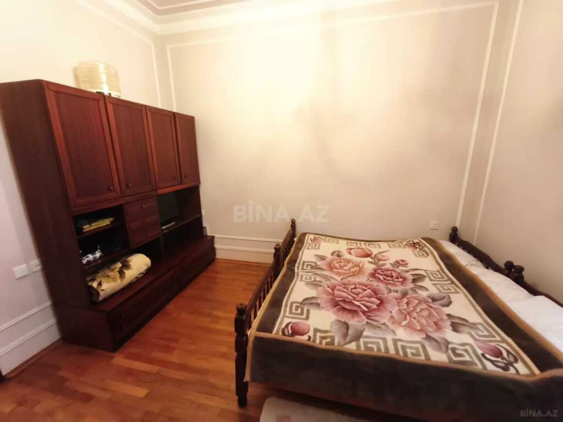 Satılır 7 otaqlı həyət evi 320 m²