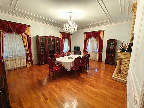 Satılır 7 otaqlı həyət evi 320 m²