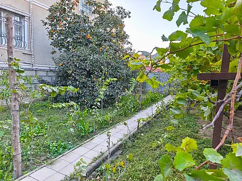 Satılır 7 otaqlı həyət evi 320 m²