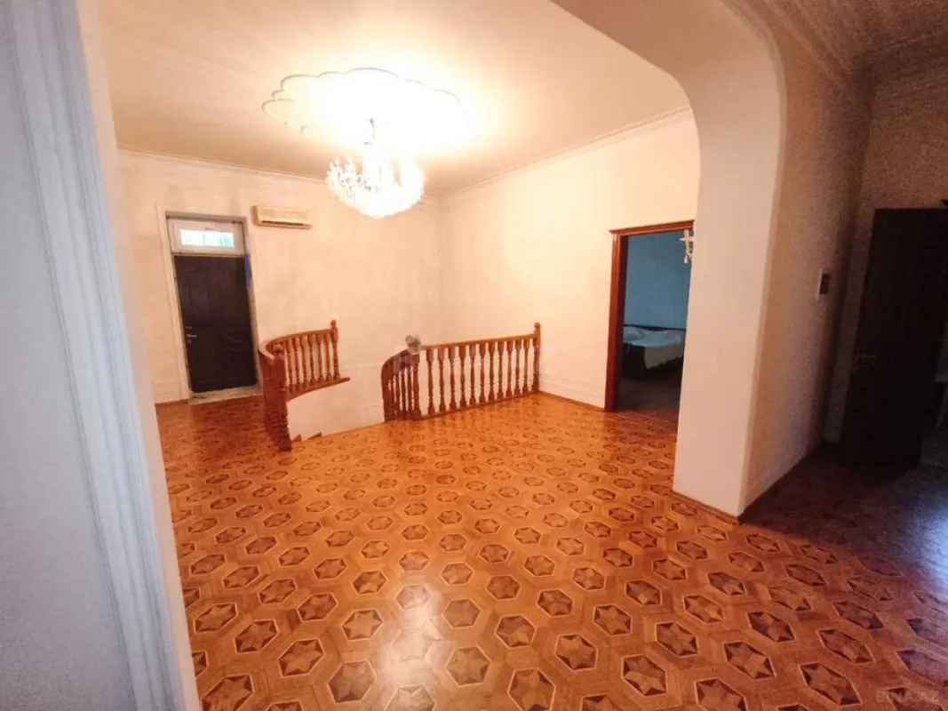Satılır 7 otaqlı həyət evi 320 m²