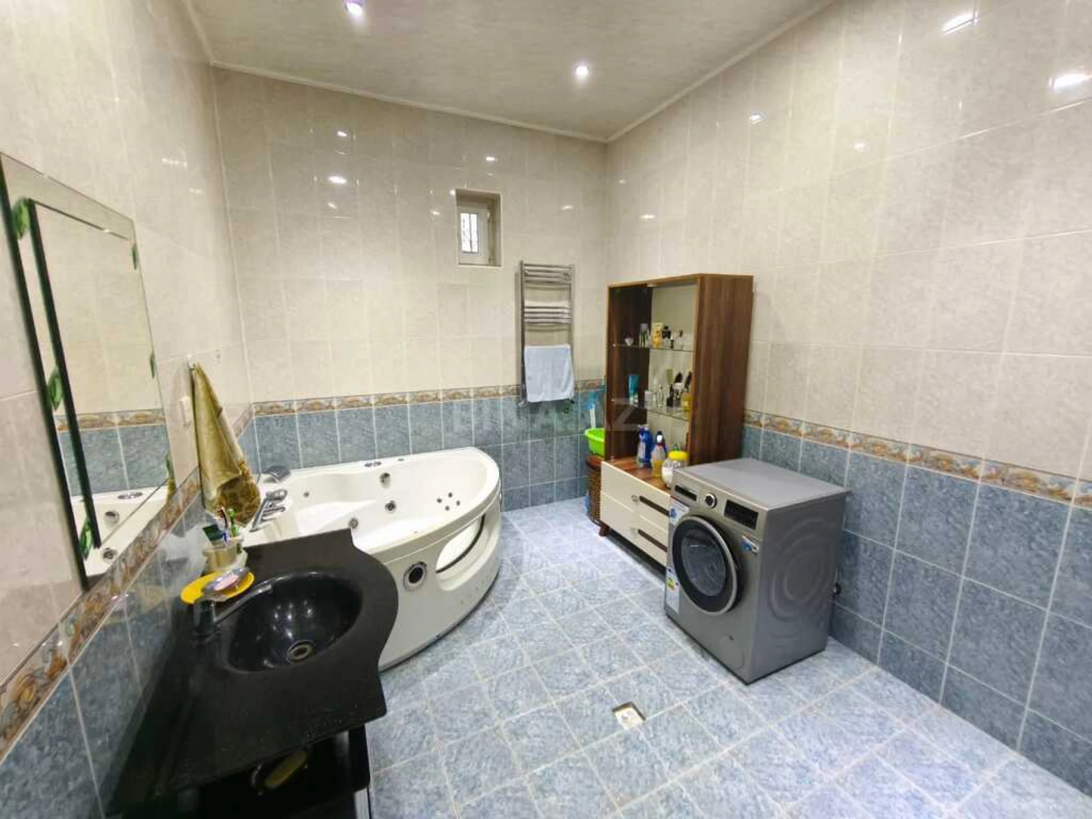 Satılır 7 otaqlı həyət evi 320 m²
