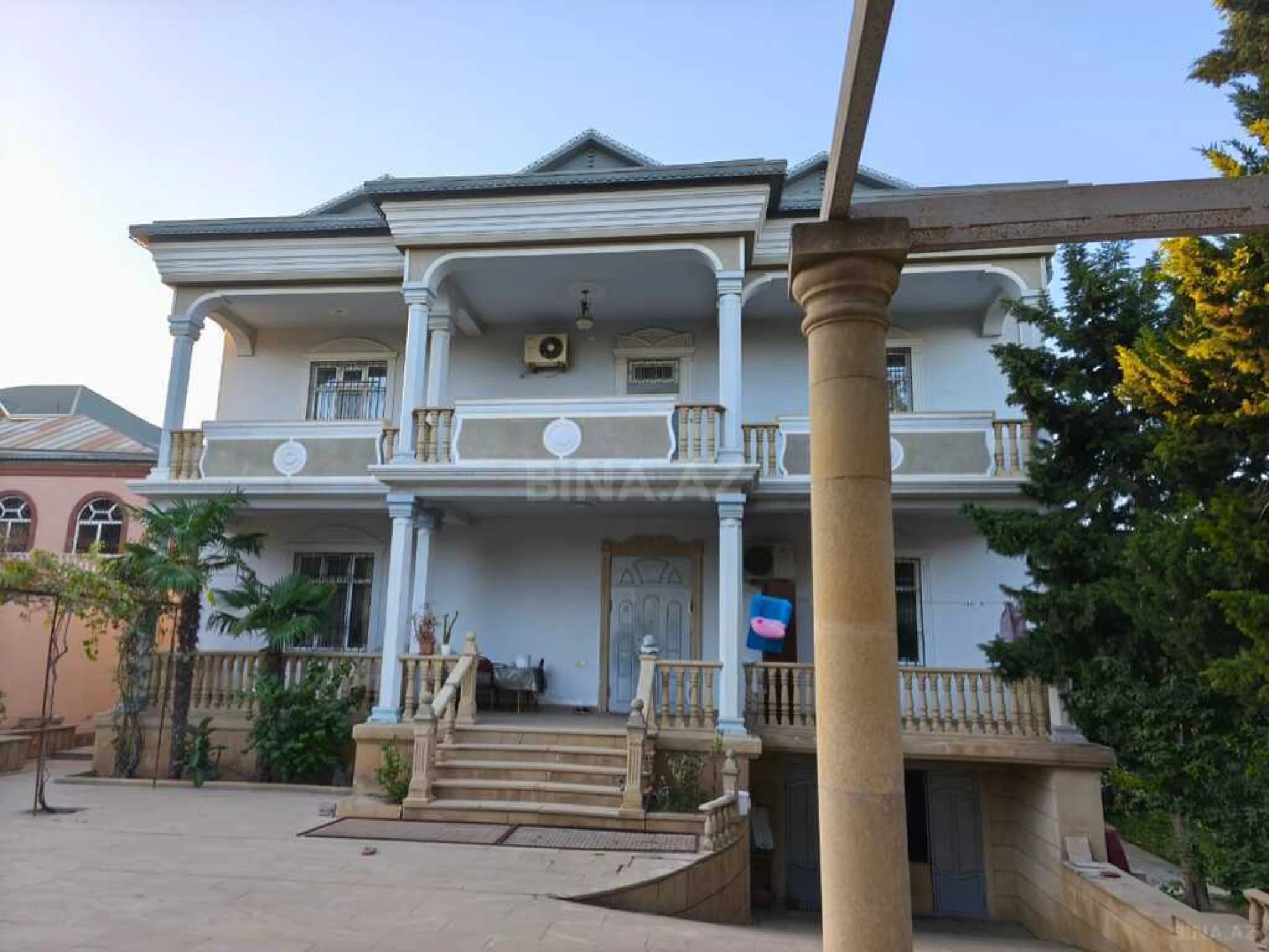 Satılır 7 otaqlı həyət evi 320 m²