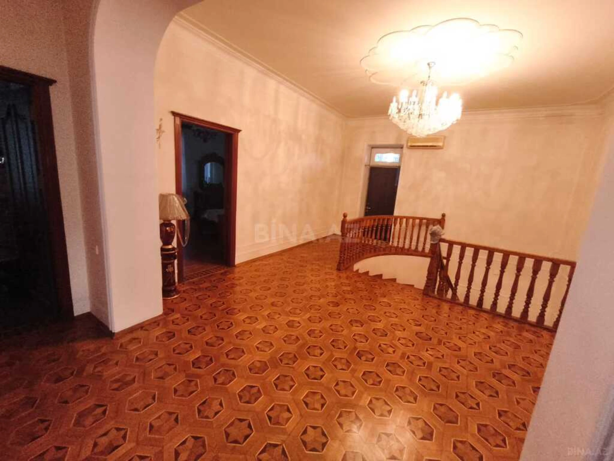Satılır 7 otaqlı həyət evi 320 m²