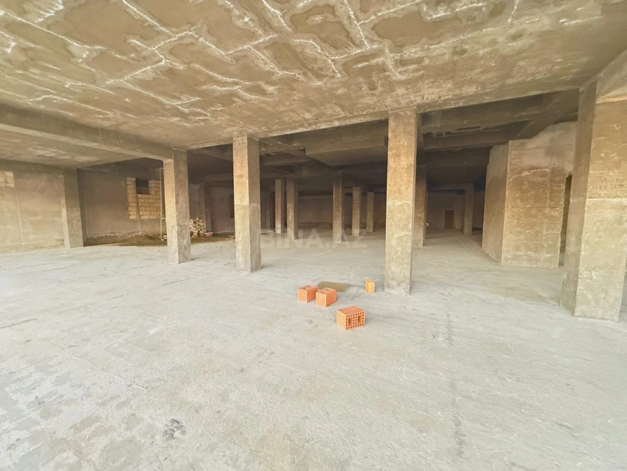 Kirayə verilir obyekt 300 m²