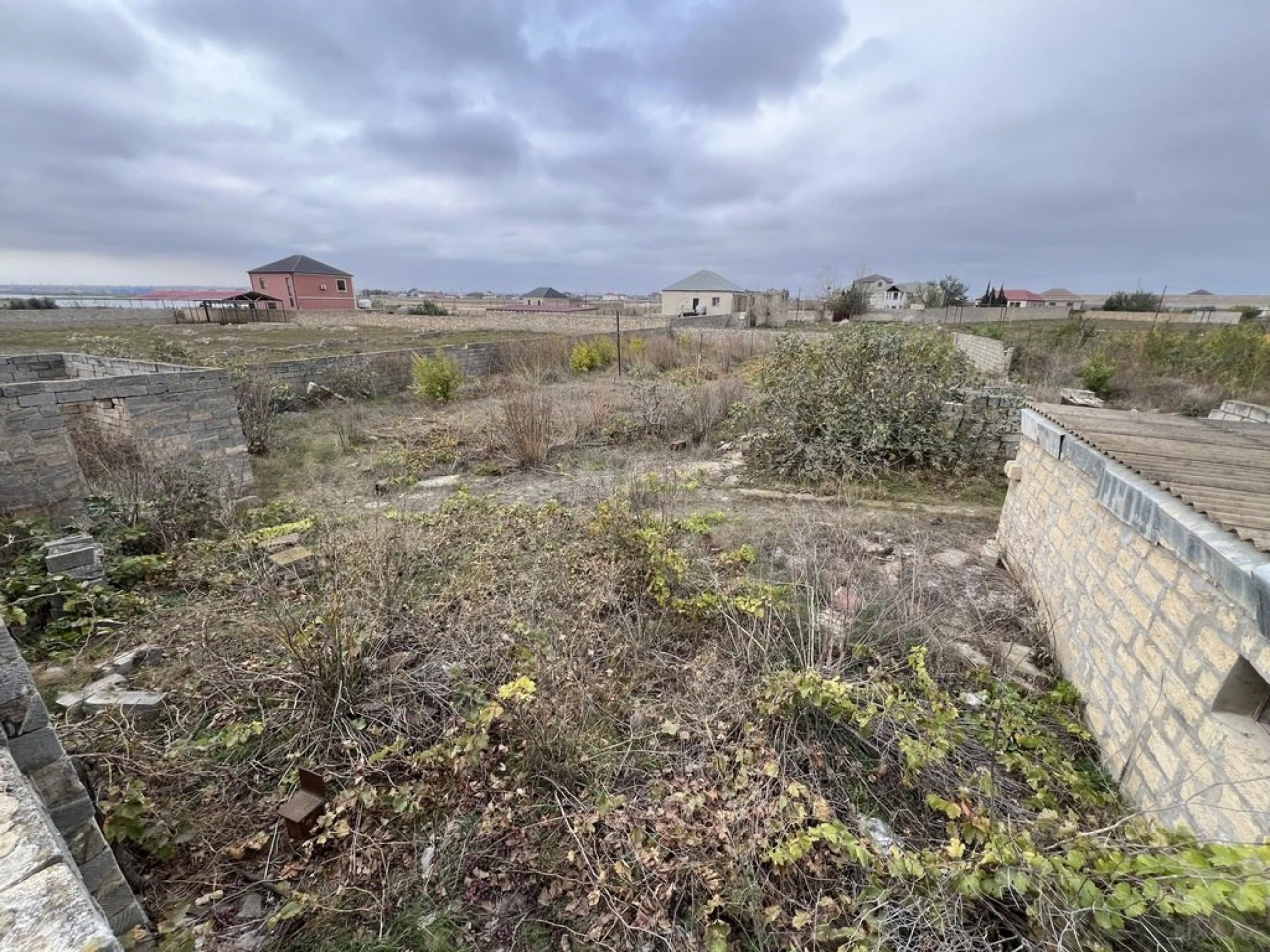 Satılır torpaq sahəsi 12 m²