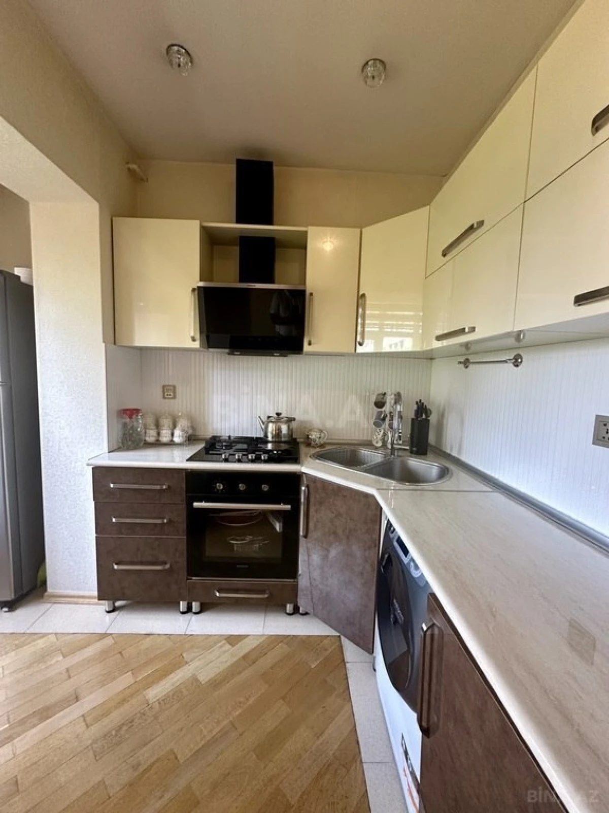 Satılır 4 otaqlı mənzil 110 m²