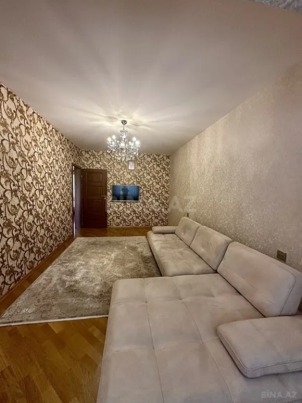 Satılır 4 otaqlı mənzil 110 m²