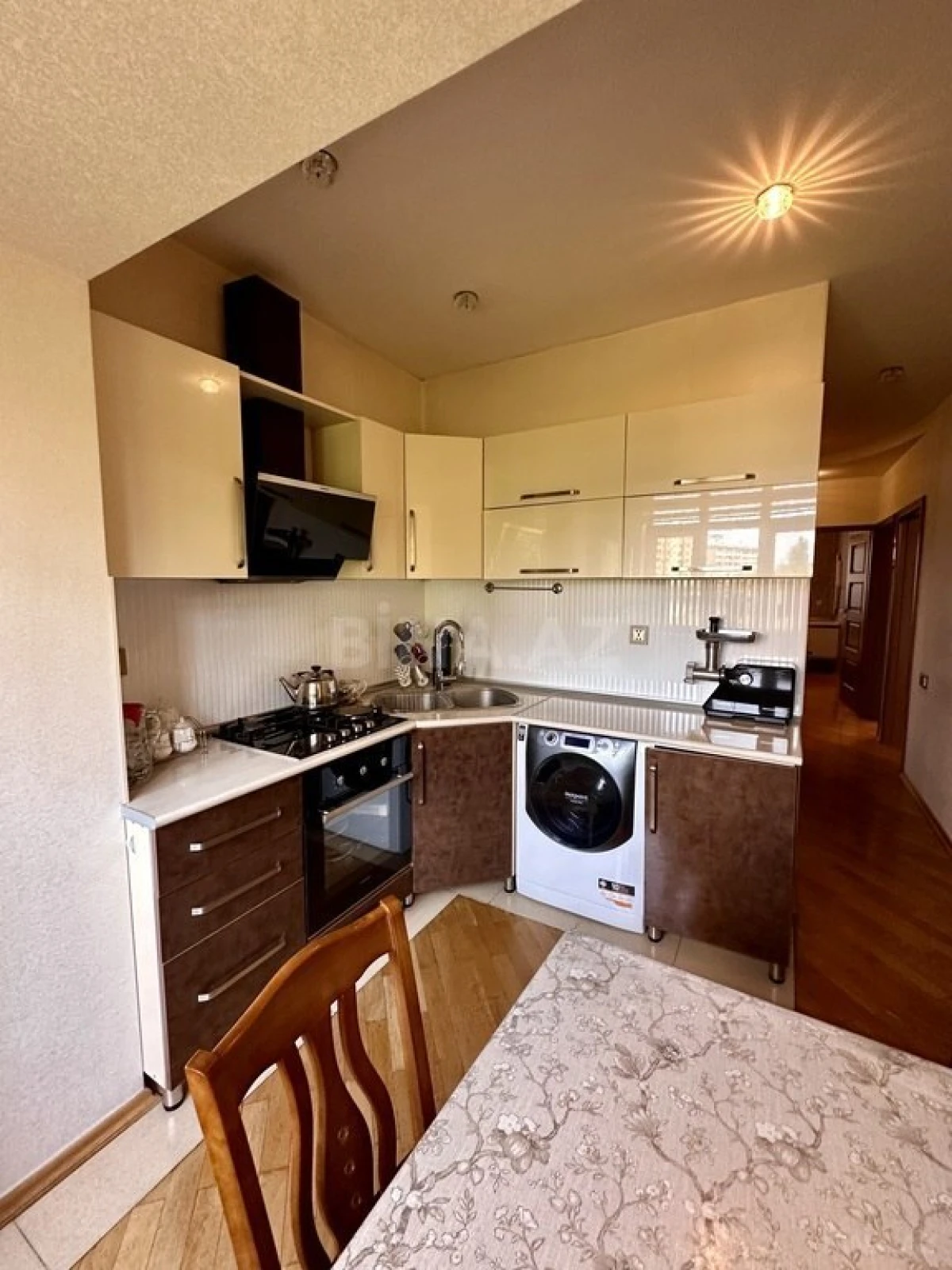 Satılır 4 otaqlı mənzil 110 m²