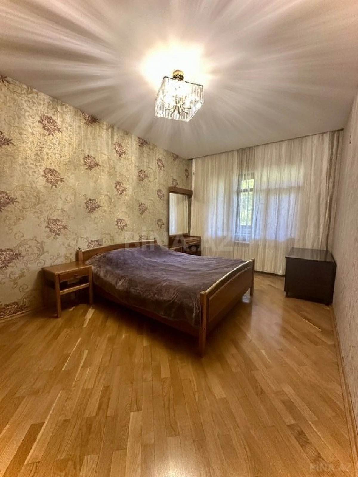 Satılır 4 otaqlı mənzil 110 m²