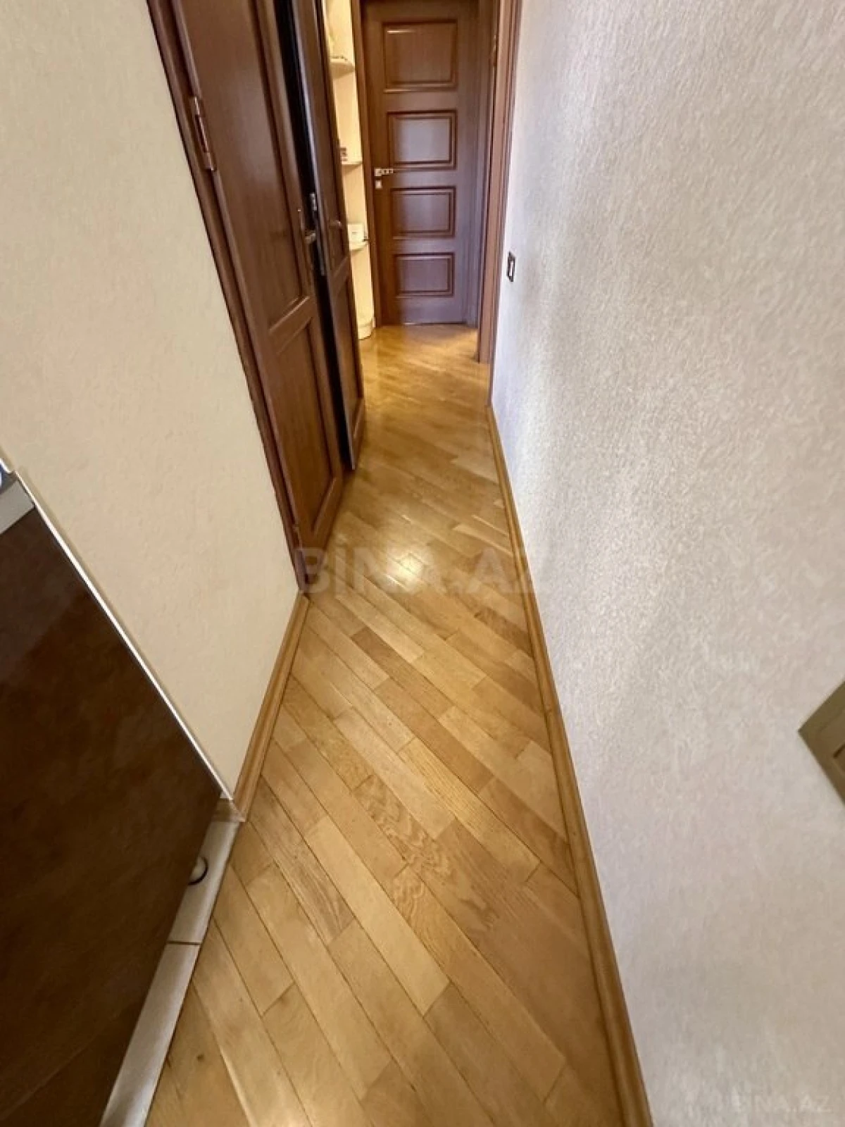 Satılır 4 otaqlı mənzil 110 m²