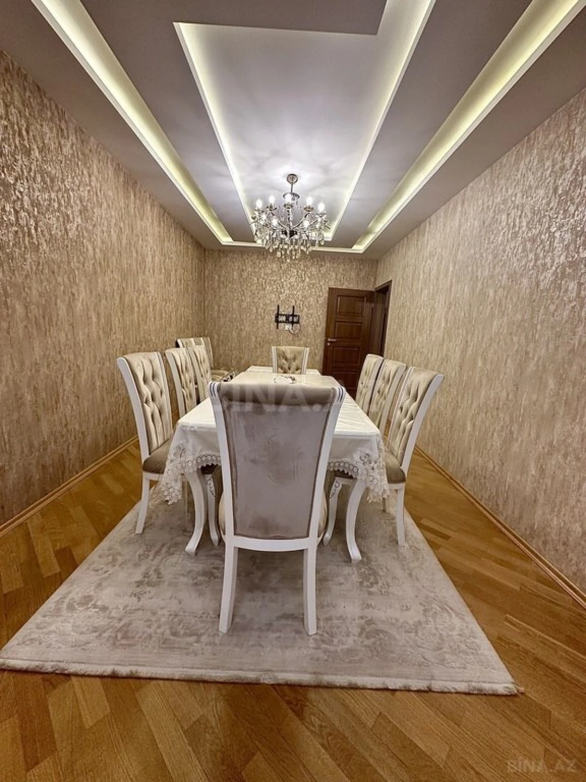 Satılır 4 otaqlı mənzil 110 m²