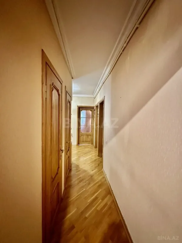 Satılır 4 otaqlı mənzil 110 m²