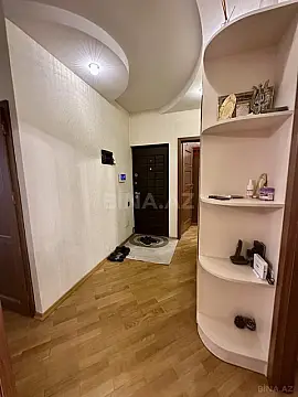Satılır 4 otaqlı mənzil 110 m²