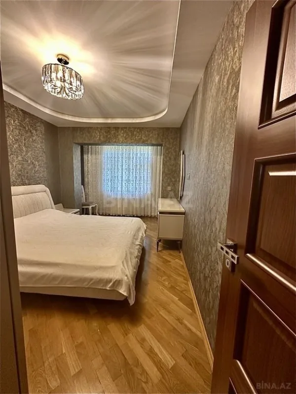 Satılır 4 otaqlı mənzil 110 m²