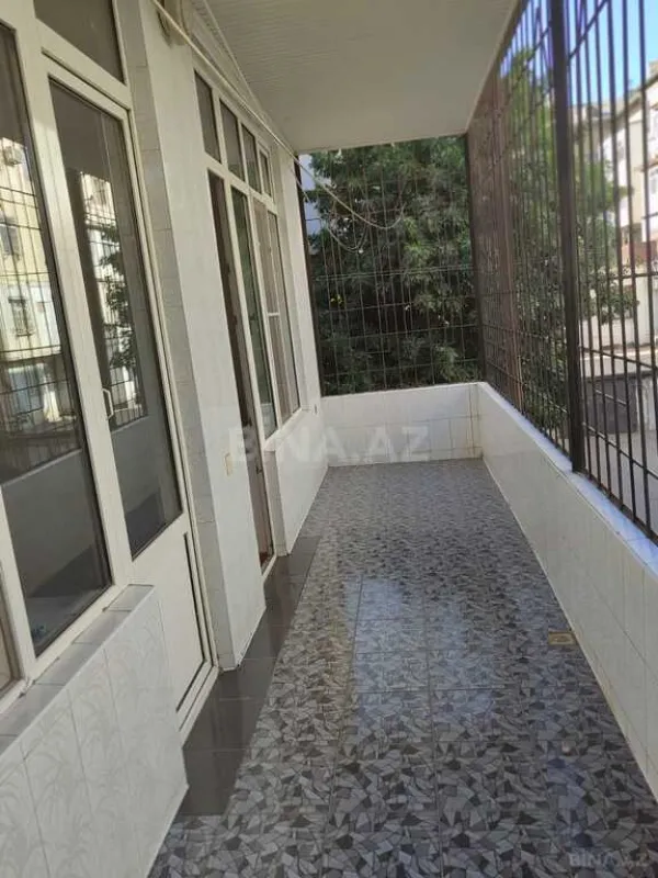 Satılır 4 otaqlı mənzil 120 m²