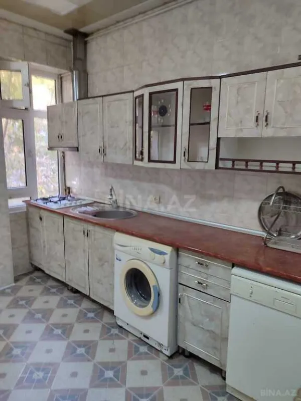 Satılır 4 otaqlı mənzil 120 m²