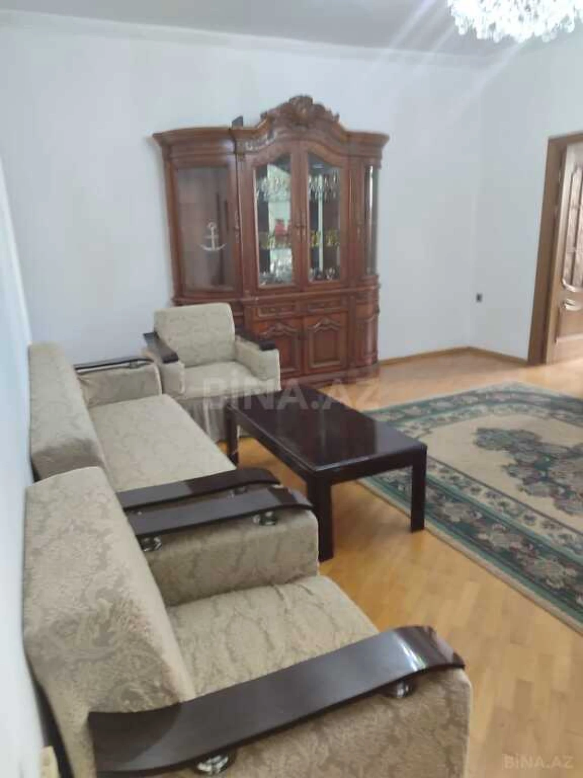 Satılır 4 otaqlı mənzil 120 m²