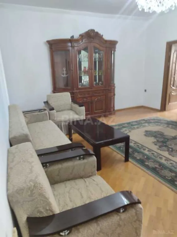 Satılır 4 otaqlı mənzil 120 m²