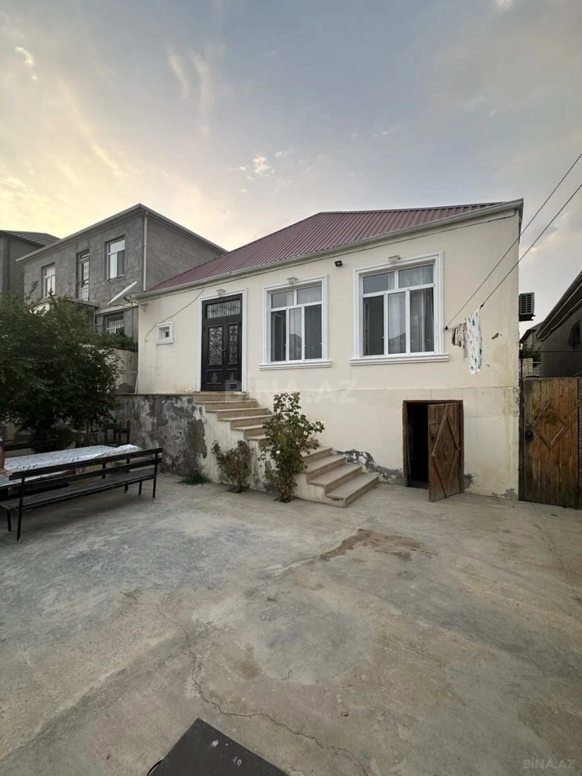 Satılır 4 otaqlı həyət evi 115 m²