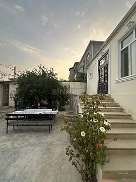 Satılır 4 otaqlı həyət evi 115 m²