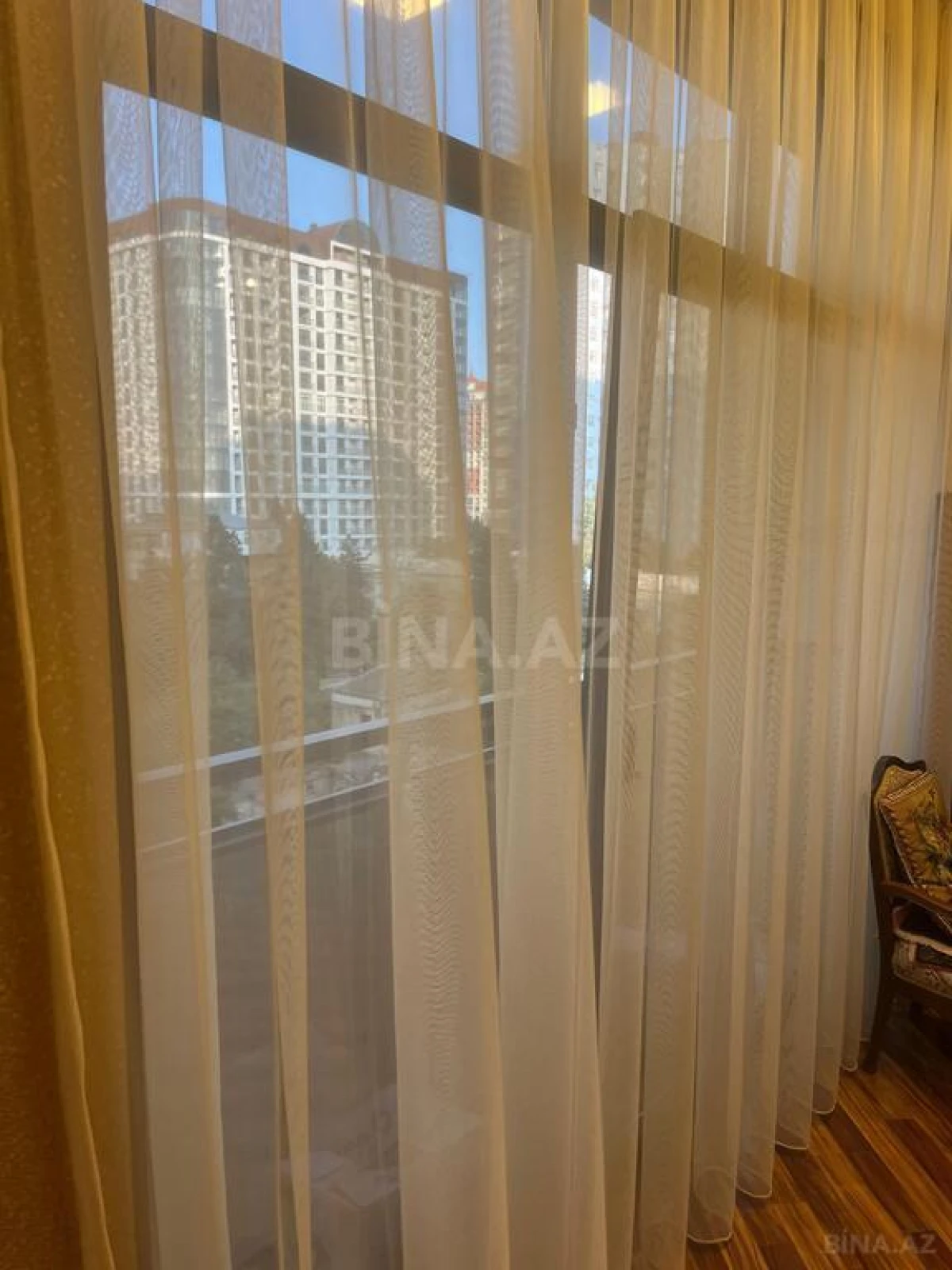 Satılır 3 otaqlı mənzil 125 m²