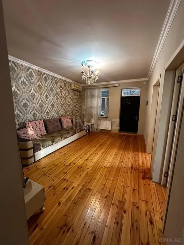 Satılır 5 otaqlı həyət evi 140 m²