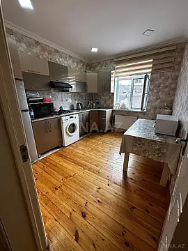 Satılır 5 otaqlı həyət evi 140 m²
