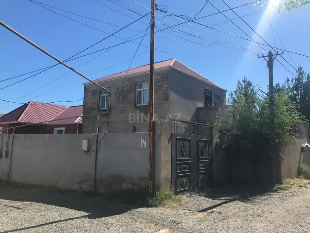 Satılır 5 otaqlı həyət evi 140 m²