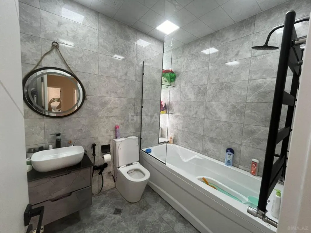 Satılır 3 otaqlı mənzil 123 m²