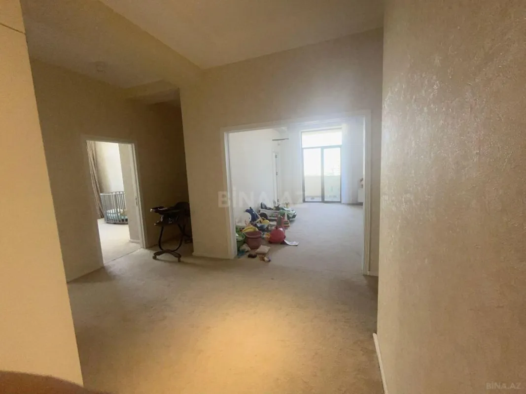 Satılır 3 otaqlı mənzil 123 m²