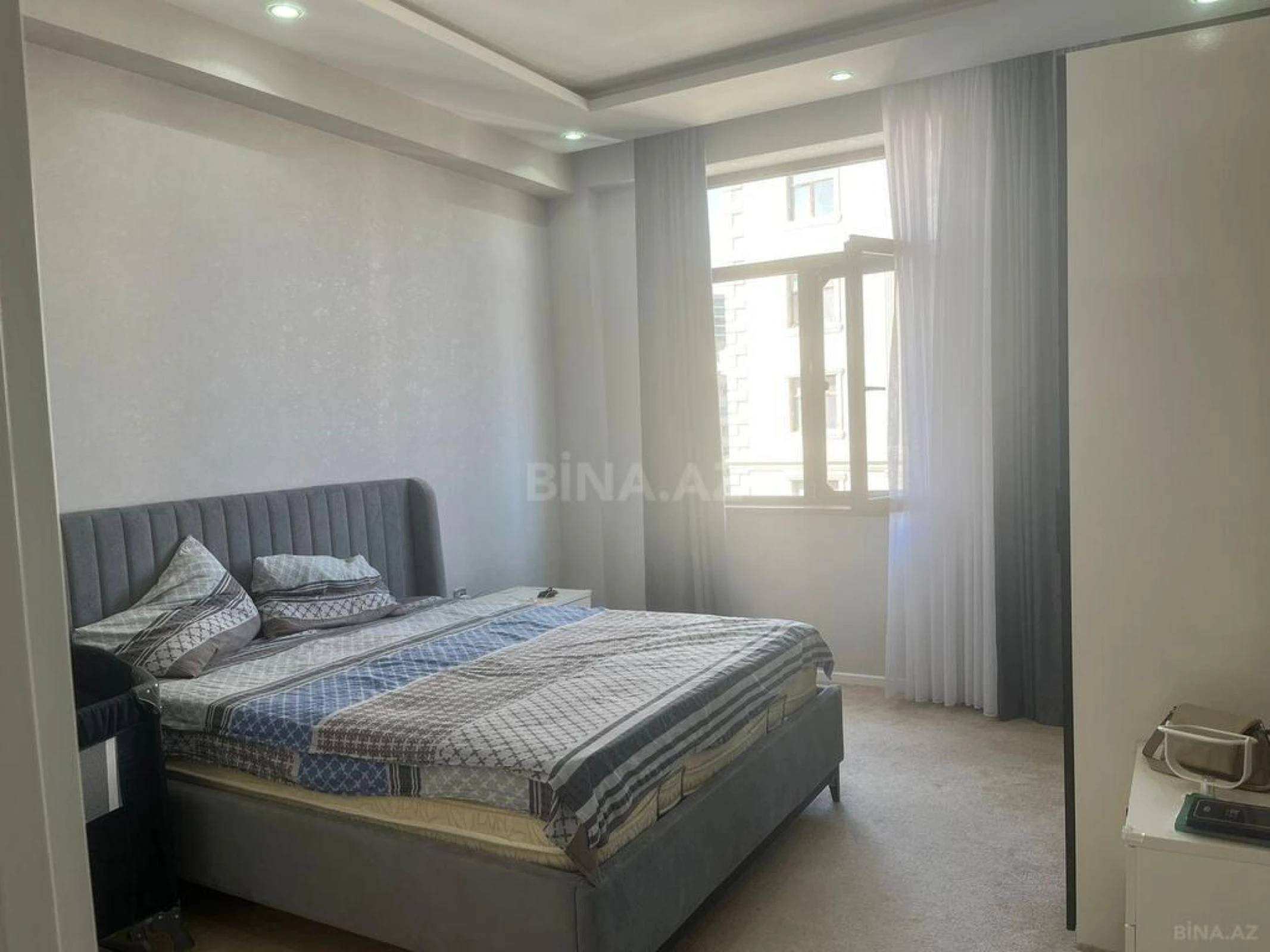 Satılır 3 otaqlı mənzil 123 m²