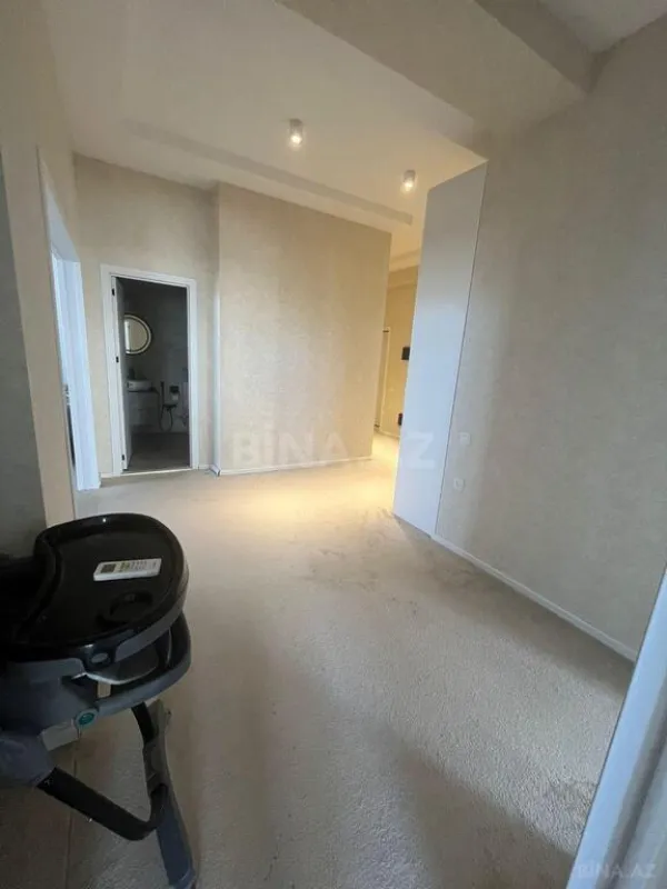 Satılır 3 otaqlı mənzil 123 m²