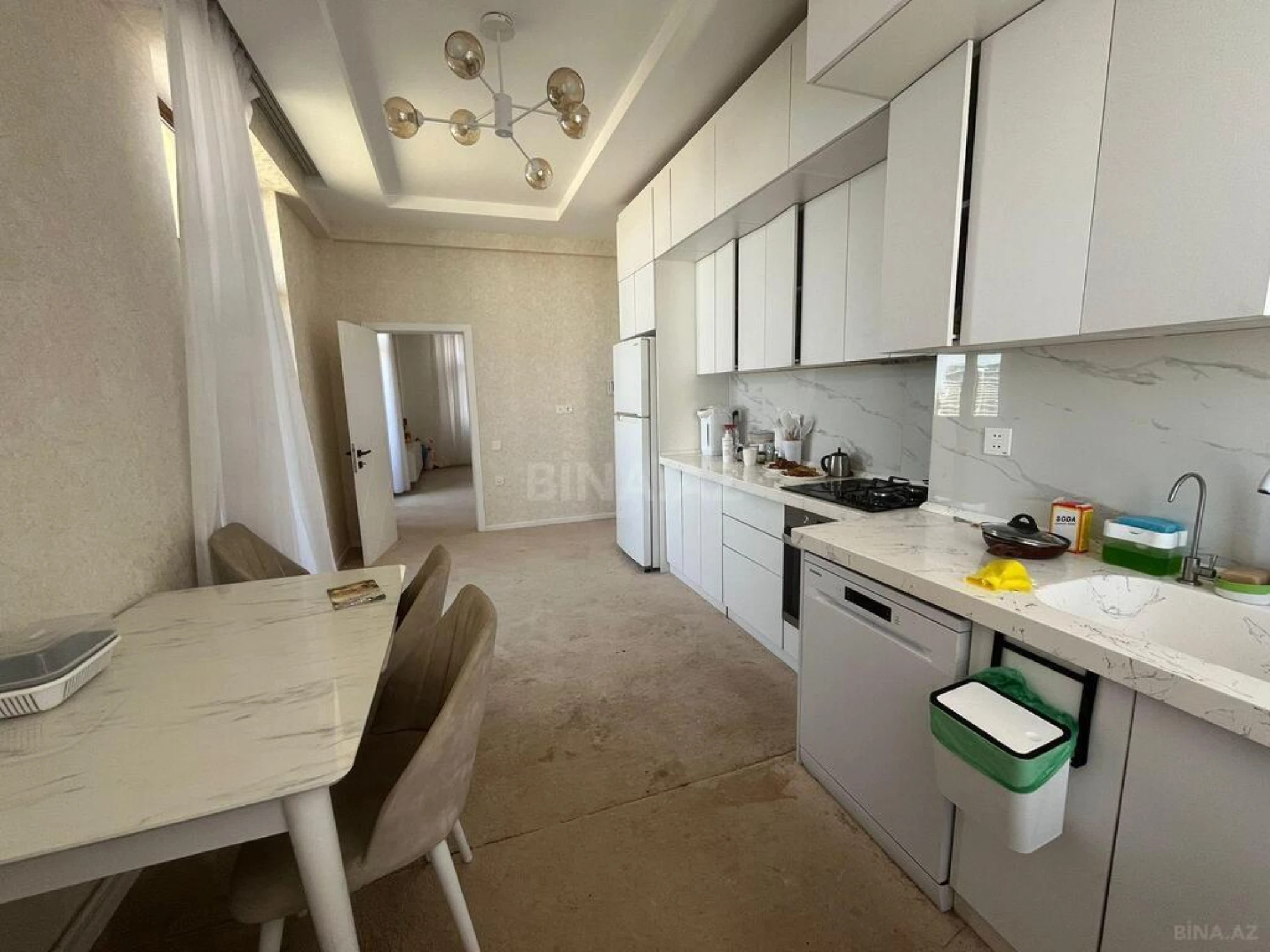 Satılır 3 otaqlı mənzil 123 m²