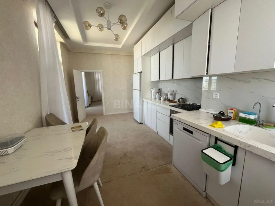 Satılır 3 otaqlı mənzil 123 m²